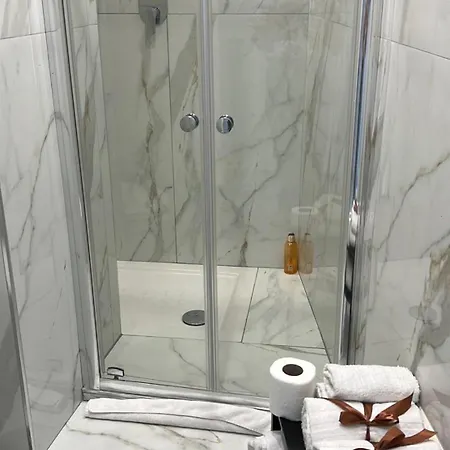 Emerald 3* Naples