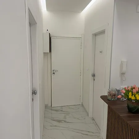Emerald 4* Naples