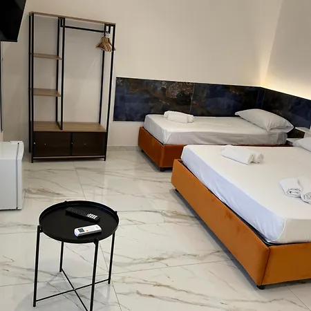 Emerald 4* Naples