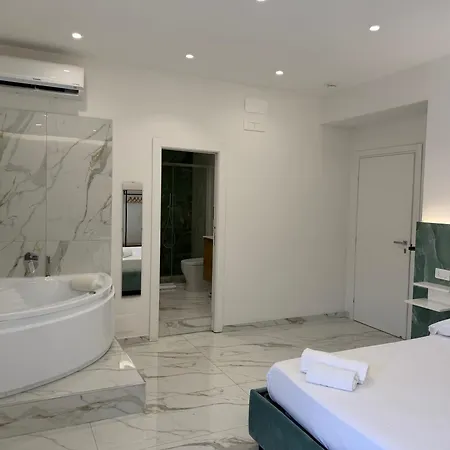 Emerald Naples