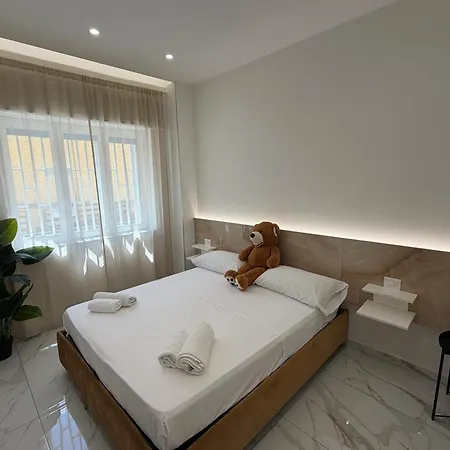 Emerald 4* Naples