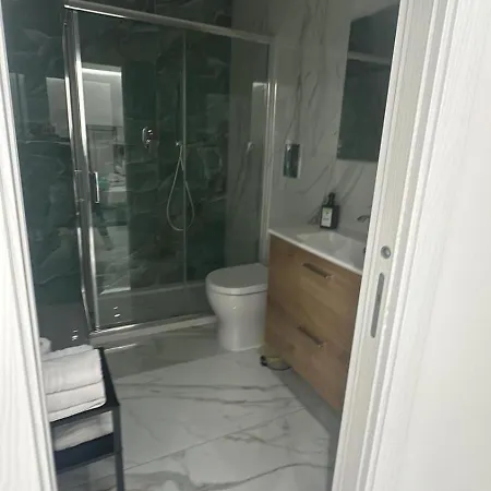 Emerald Gæstehus 3*